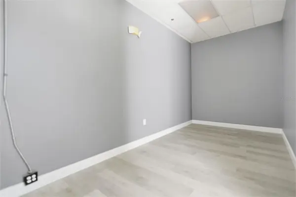 931 S SEMORAN BLVD #208, Winter Park, FL 32792