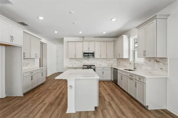 8125 FAIRCHILD AVE, Bradenton, FL 34210