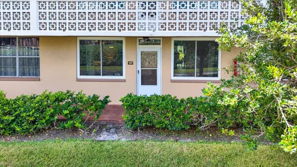 5095 BAY ST NE #107, St Petersburg, FL 33703