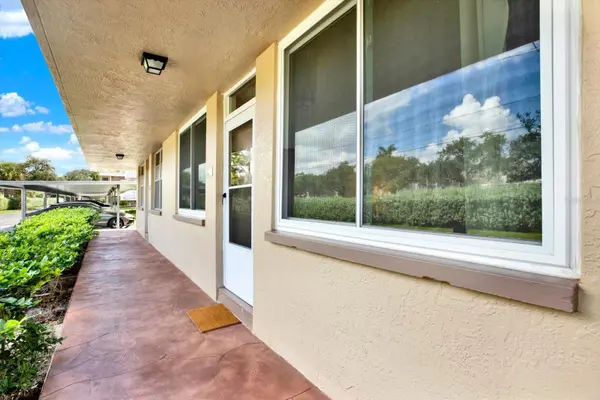 5095 BAY ST NE #107, St Petersburg, FL 33703