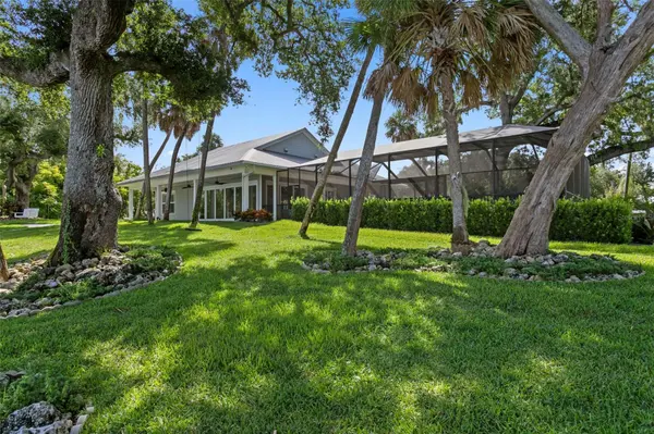 2805 GULF CITY RD, Ruskin, FL 33570