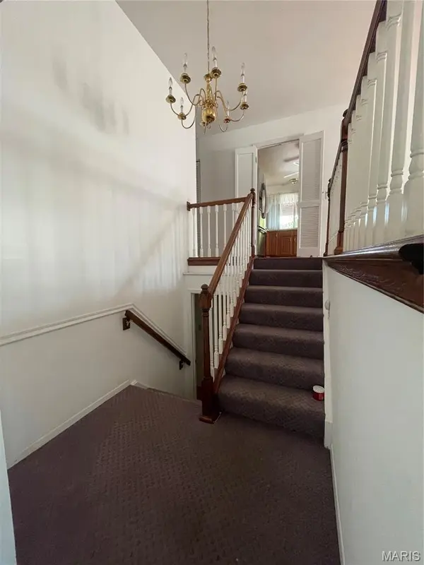 353 Bellestri DR, Ballwin, MO 63021