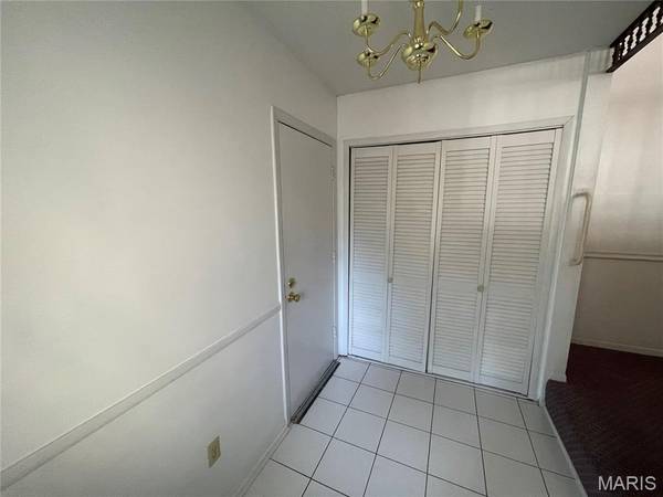 353 Bellestri DR, Ballwin, MO 63021