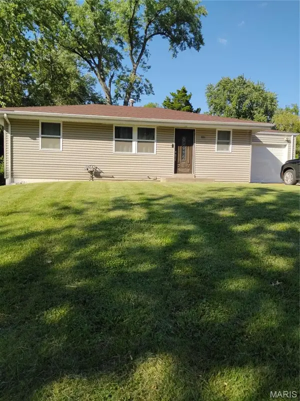 821 Font LN, Bellefontaine Nghbrs, MO 63137