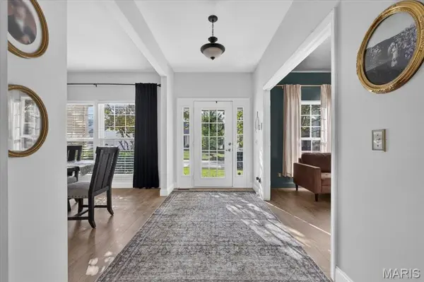 708 Brook Manor CT, Lake St Louis, MO 63367