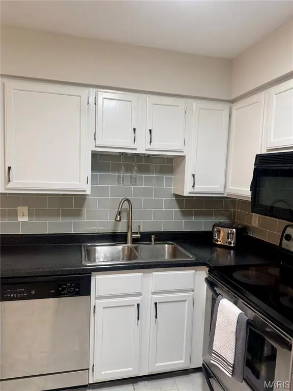 151 Cascade Terrace DR, Ballwin, MO 63021