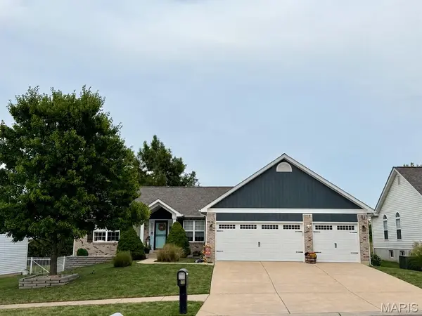 156 Old Williamsburg Pkwy, Wentzville, MO 63385
