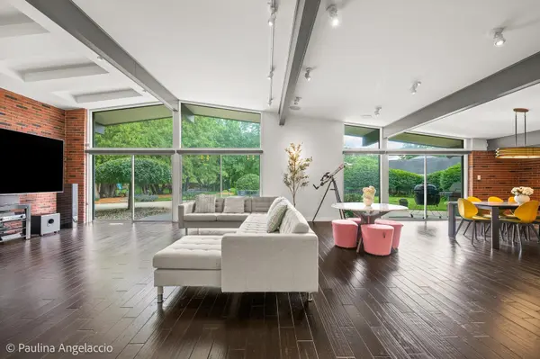 27 Barrington Bourne, Barrington Hills, IL 60010