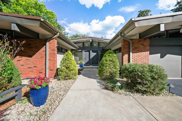27 Barrington Bourne, Barrington Hills, IL 60010