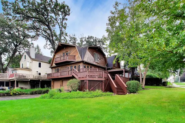 401 N River RD, Fox River Grove, IL 60021