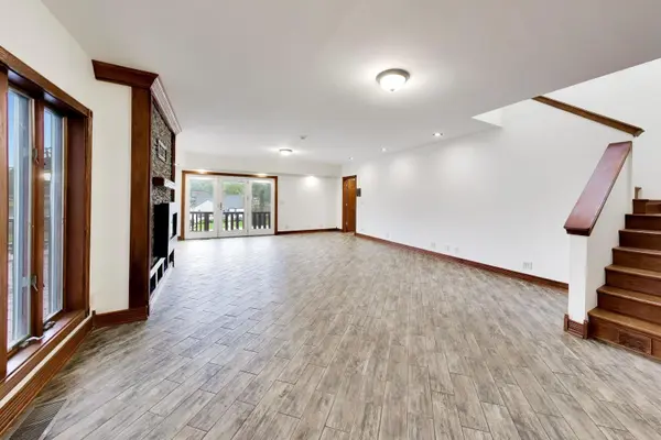 401 N River RD, Fox River Grove, IL 60021