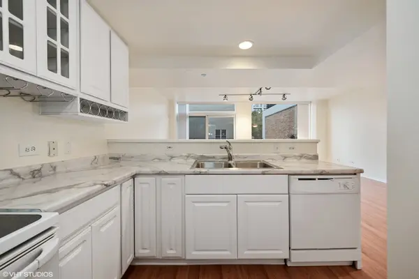 61 W 15th ST #204, Chicago, IL 60605