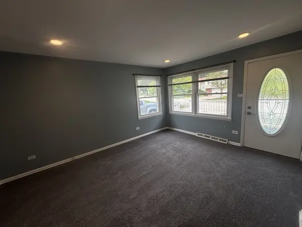 9047 W Poplar RD, Orland Park, IL 60462