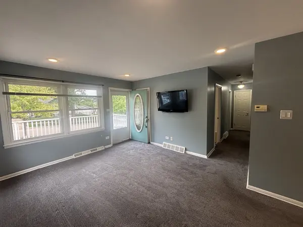 9047 W Poplar RD, Orland Park, IL 60462
