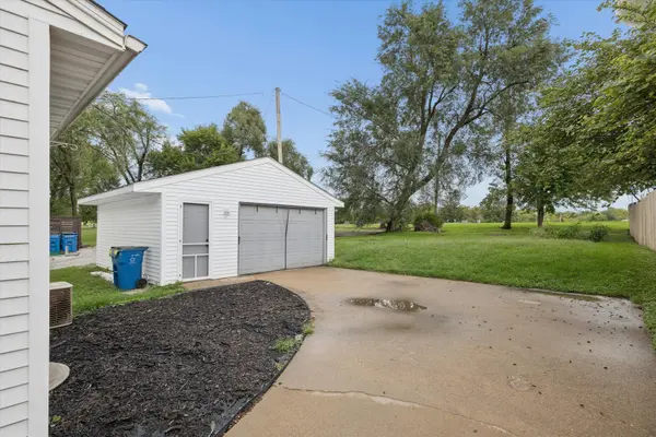 1109 Hacker ST, Buffalo, IA 52728