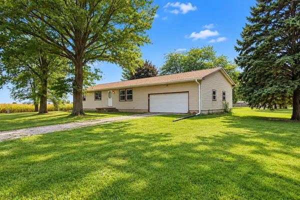 10419 Hampton DR, Rock Falls, IL 61071