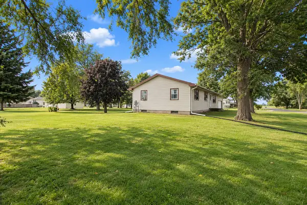 10419 Hampton DR, Rock Falls, IL 61071
