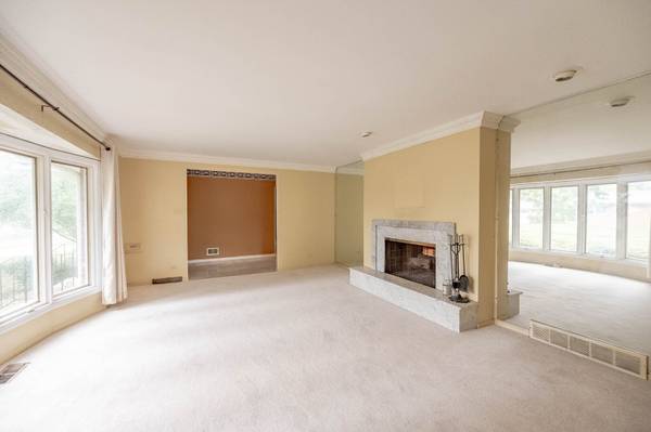 16407 Woodlawn AVE E, South Holland, IL 60473