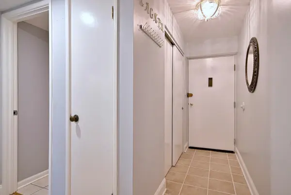 110 W Butterfield RD #309S, Elmhurst, IL 60126