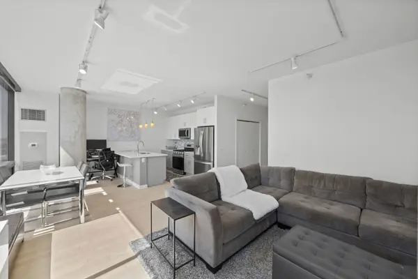 860 W Blackhawk ST #1401, Chicago, IL 60642