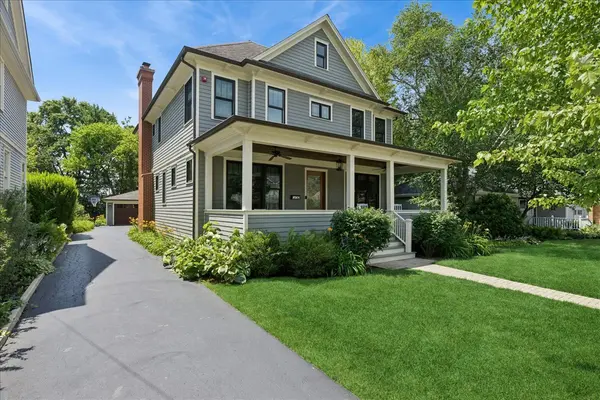 407 McKinley AVE, Libertyville, IL 60048