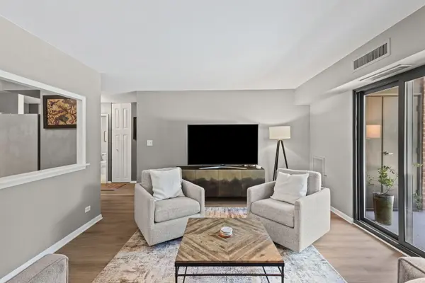 1605 E Central RD #211B, Arlington Heights, IL 60005