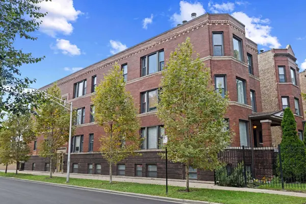 2148 N Sawyer AVE #2S, Chicago, IL 60647