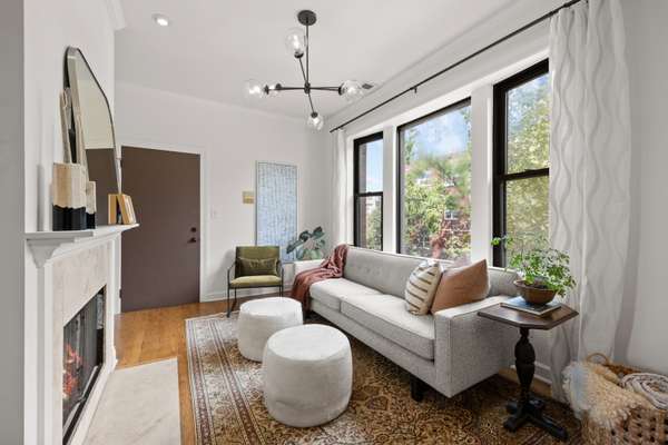 2148 N Sawyer AVE #2S, Chicago, IL 60647