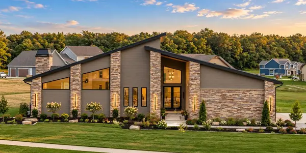 455 Stonebridge Pkwy, Valparaiso, IN 46383