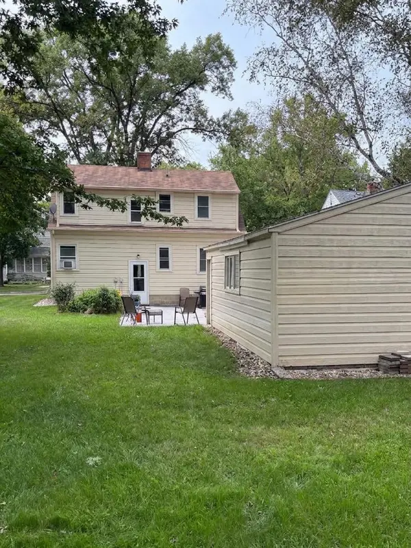 725 3rd ST SE, Willmar, MN 56201