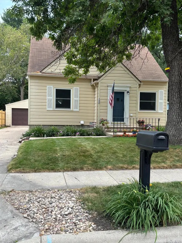 725 3rd ST SE, Willmar, MN 56201