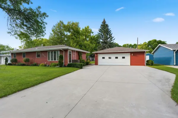 1614 19th ST NW, East Grand Forks, MN 56721