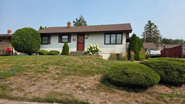 2215 Mesabi AVE, North Saint Paul, MN 55109