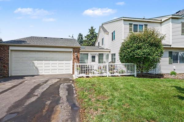 7714 157th ST W, Apple Valley, MN 55124