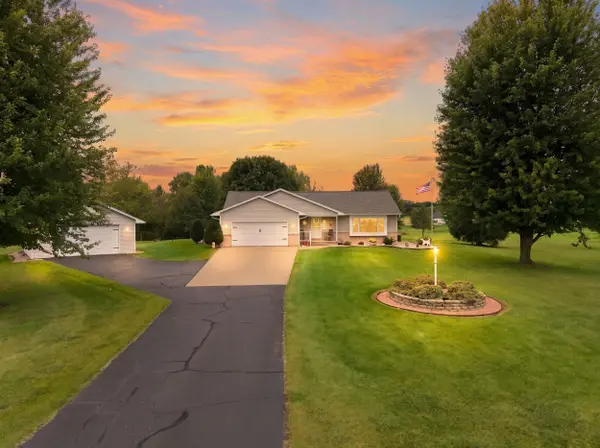 N1203 CRANDON CT, Greenville, WI 54942
