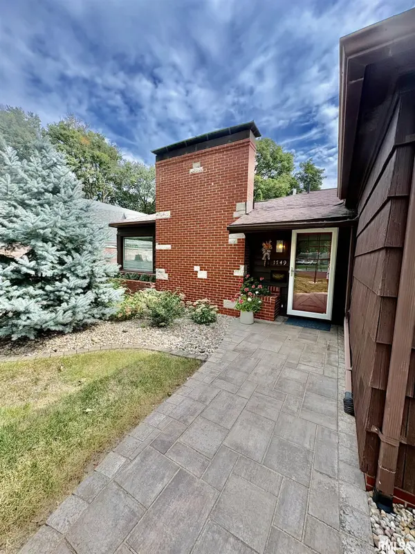 1749 N ACADEMY ST, Galesburg, IL 61401