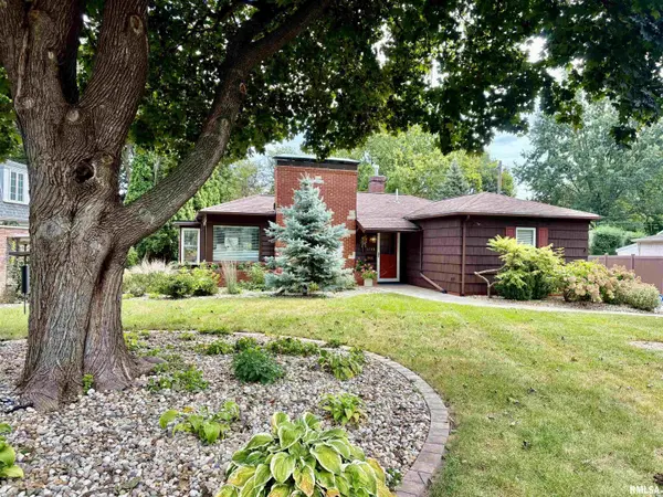 1749 N ACADEMY ST, Galesburg, IL 61401
