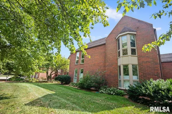 1212 S GRAND Avenue West #222, Springfield, IL 62704-0000