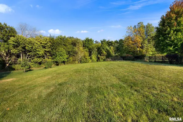 2247 W AUGUSTA DR, Dunlap, IL 61525