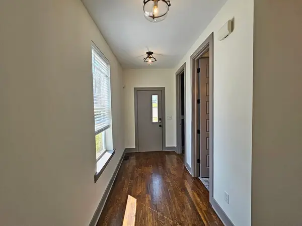 28 N Hill St, Nashville, TN 37210