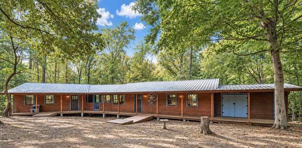 1035 Riverview Rd, Centerville, TN 37033