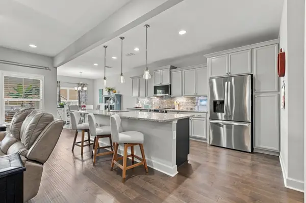 2341 Stonecenter Ln, Murfreesboro, TN 37128