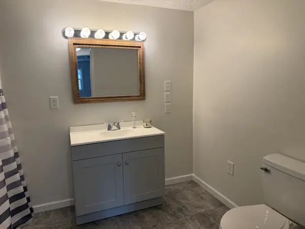210 Snow Ln, Harriman, TN 37748