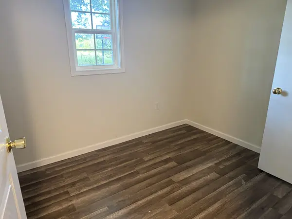 210 Snow Ln, Harriman, TN 37748