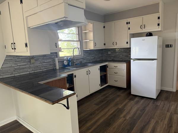 210 Snow Ln, Harriman, TN 37748