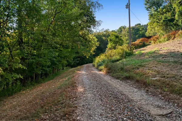 573 Happy Valley Rd, Bell Buckle, TN 37020