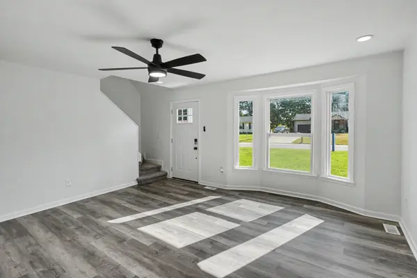 572 Donna Dr, Clarksville, TN 37042