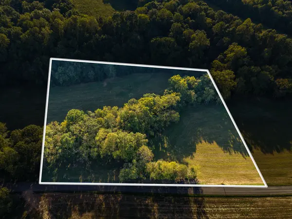 2 Shelter Branch, Charlotte, TN 37036