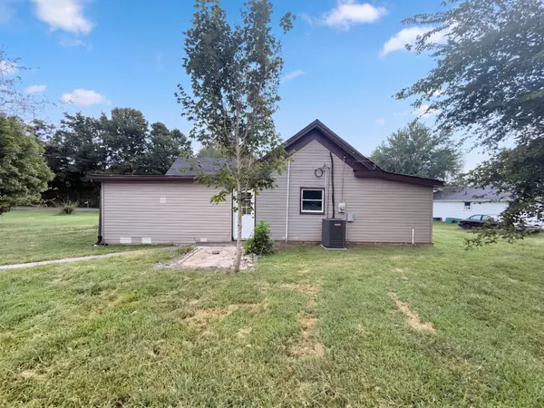 2545 W Mount Vernon Rd, Bethpage, TN 37022