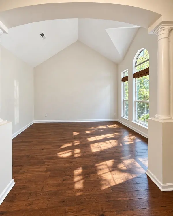 933 S Woodstone LN, Nashville, TN 37211